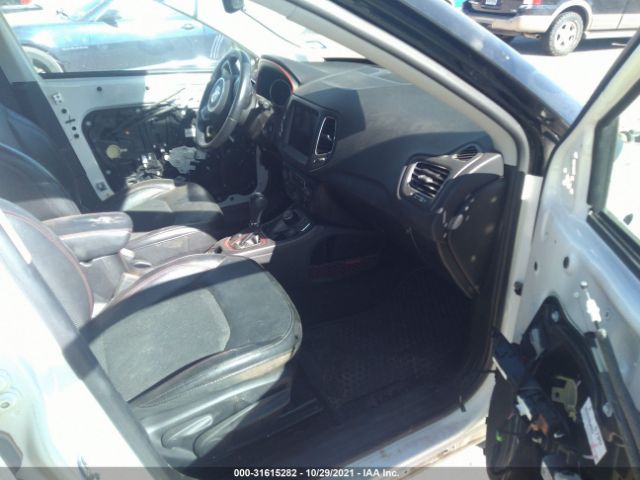 Photo 4 VIN: 3C4NJDDB4JT441768 - JEEP COMPASS 