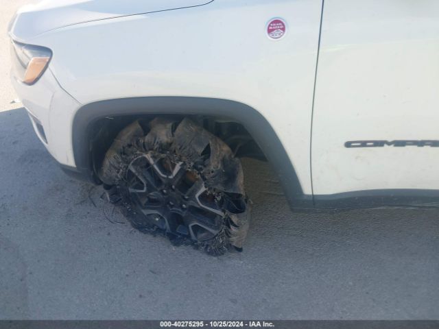 Photo 5 VIN: 3C4NJDDB4KT660571 - JEEP COMPASS 