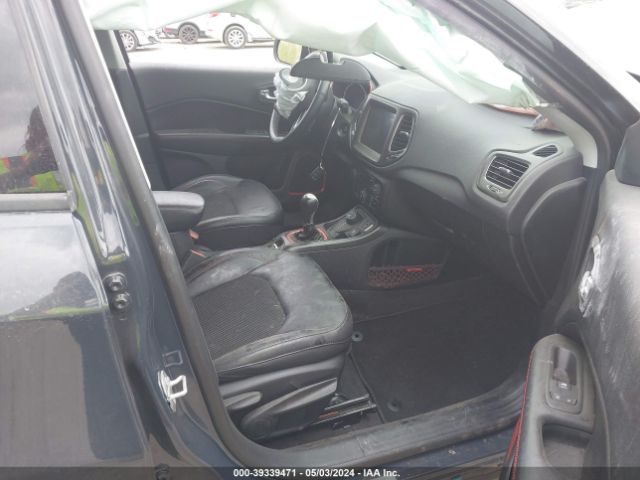 Photo 4 VIN: 3C4NJDDB5JT259187 - JEEP COMPASS 