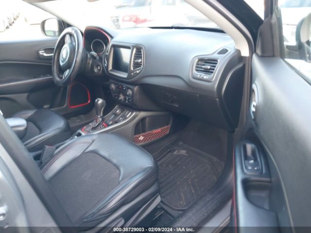 Photo 4 VIN: 3C4NJDDB5KT668095 - JEEP COMPASS 