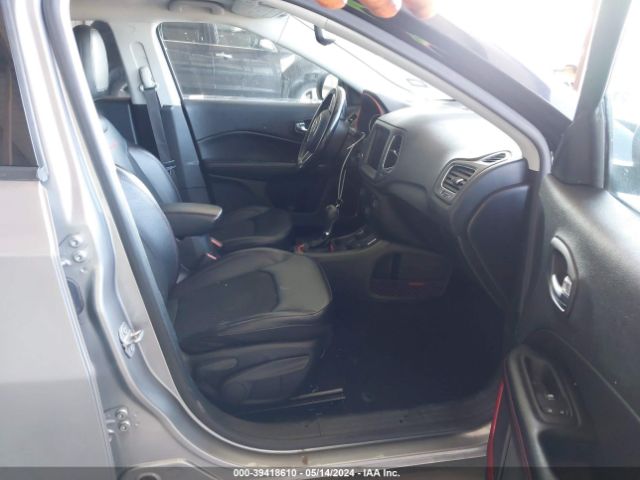 Photo 4 VIN: 3C4NJDDB5LT214544 - JEEP COMPASS 