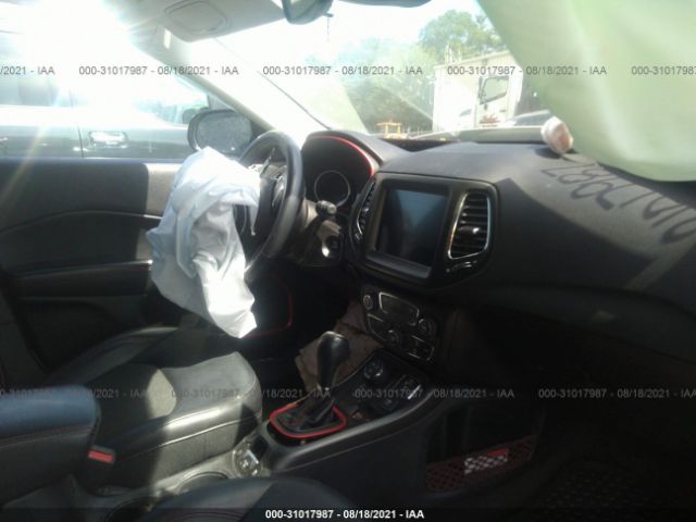 Photo 4 VIN: 3C4NJDDB6JT185357 - JEEP COMPASS 