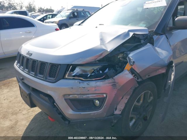 Photo 5 VIN: 3C4NJDDB6JT403832 - JEEP COMPASS 