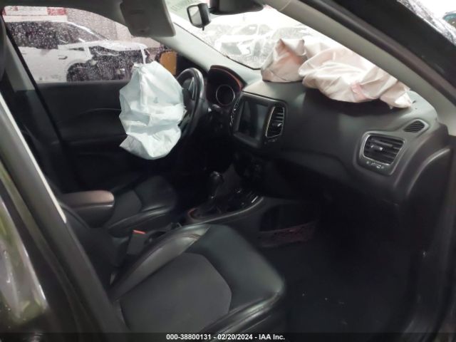 Photo 4 VIN: 3C4NJDDB6JT436992 - JEEP COMPASS 