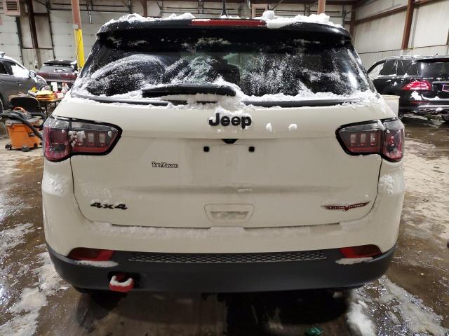 Photo 5 VIN: 3C4NJDDB6JT483665 - JEEP COMPASS 