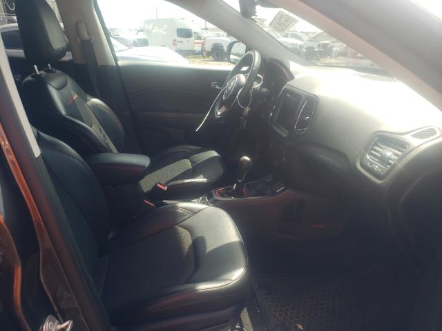 Photo 4 VIN: 3C4NJDDB6KT739773 - JEEP COMPASS TR 