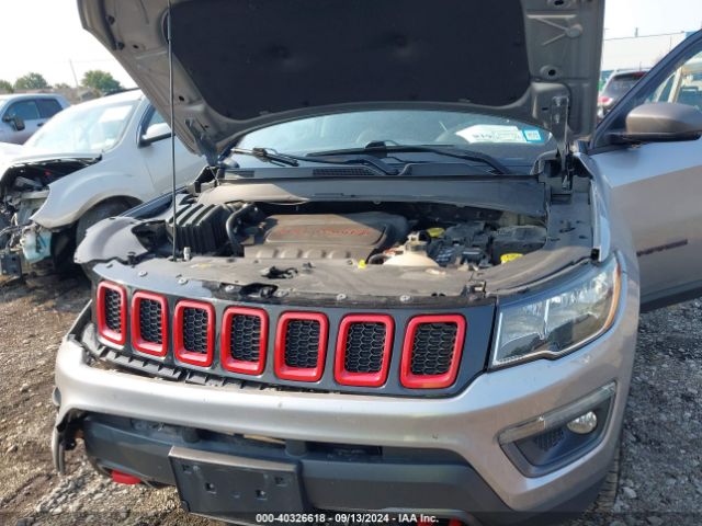 Photo 9 VIN: 3C4NJDDB7JT373644 - JEEP COMPASS 