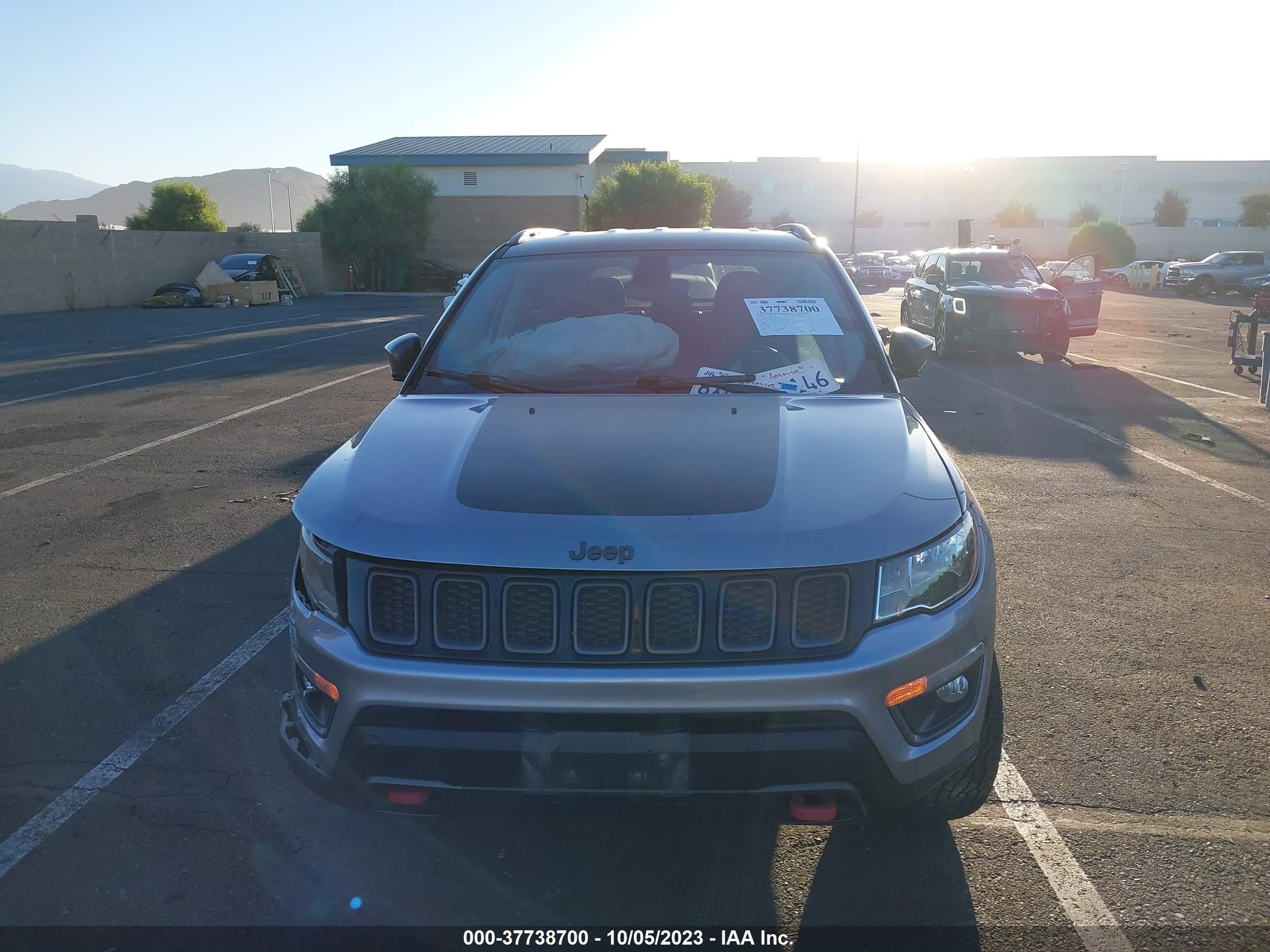 Photo 11 VIN: 3C4NJDDB7JT450884 - JEEP COMPASS 