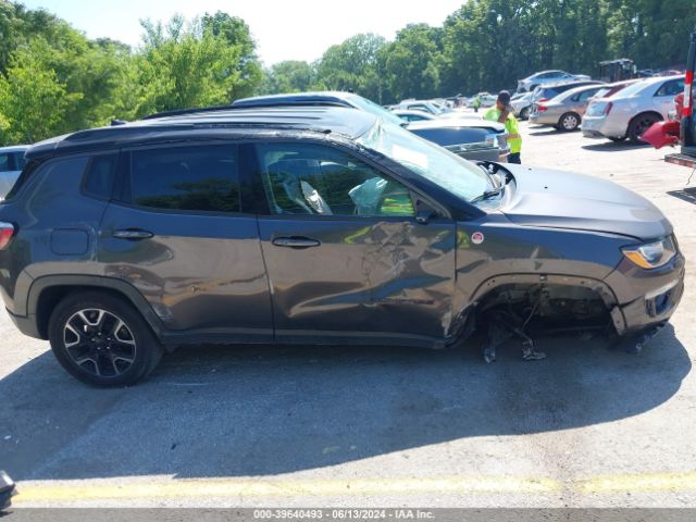 Photo 5 VIN: 3C4NJDDB7KT650147 - JEEP COMPASS 