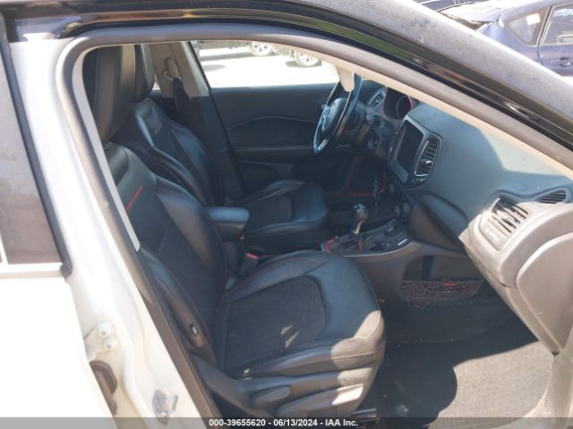 Photo 4 VIN: 3C4NJDDB7KT660435 - JEEP COMPASS 