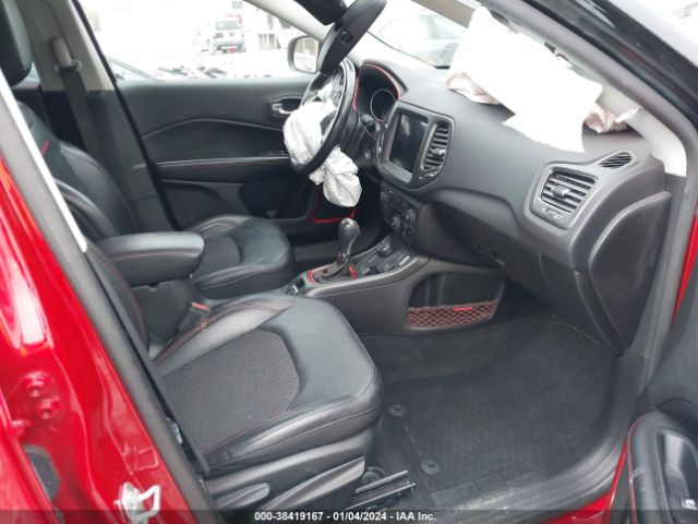 Photo 4 VIN: 3C4NJDDB7KT752841 - JEEP COMPASS 