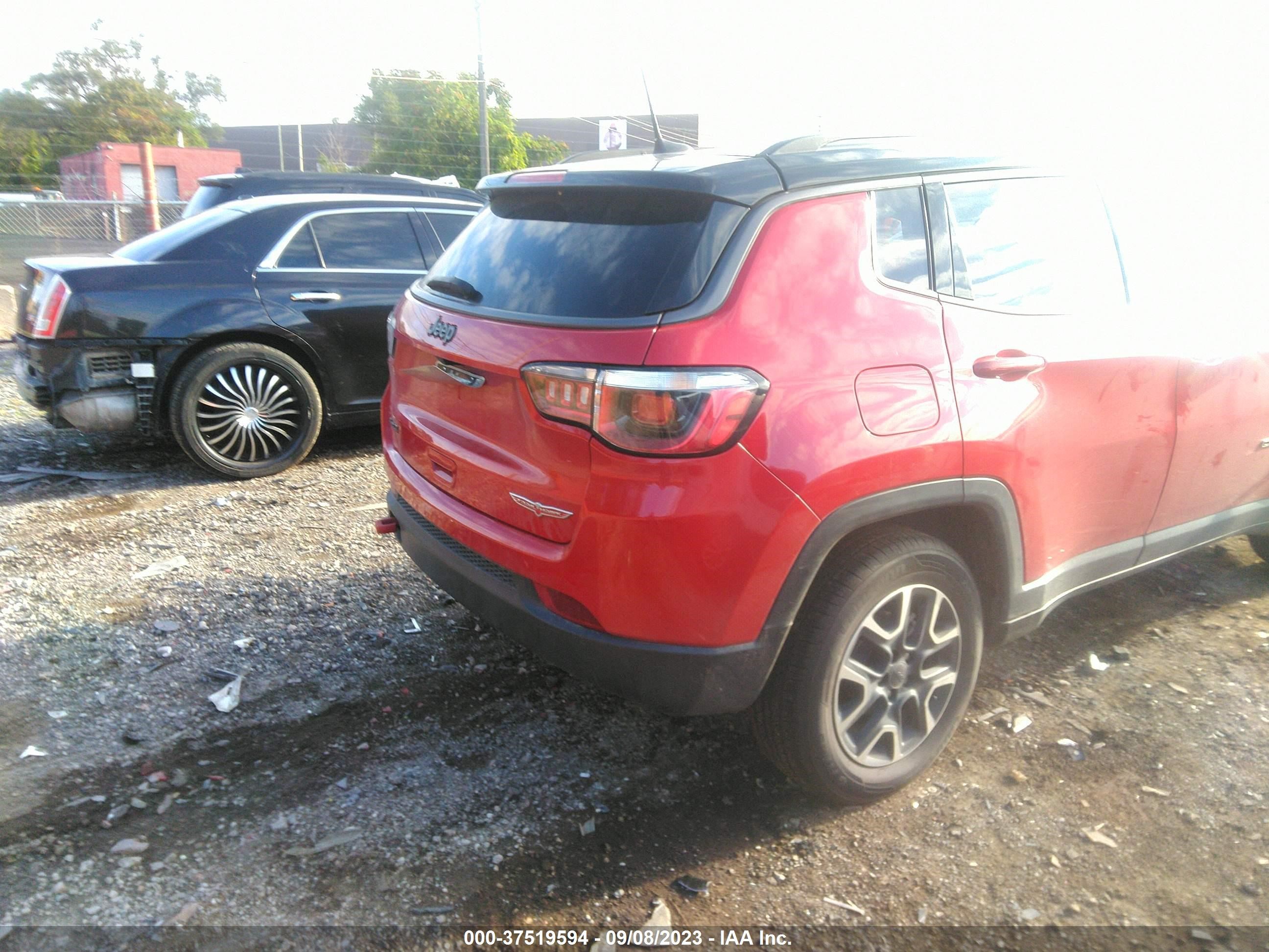 Photo 3 VIN: 3C4NJDDB7LT184429 - JEEP COMPASS 