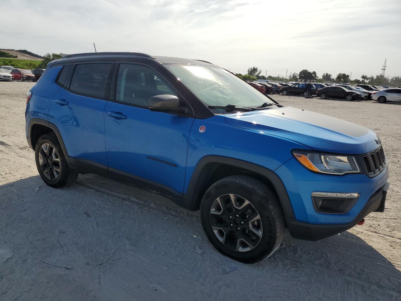 Photo 3 VIN: 3C4NJDDB8JT223154 - JEEP COMPASS 