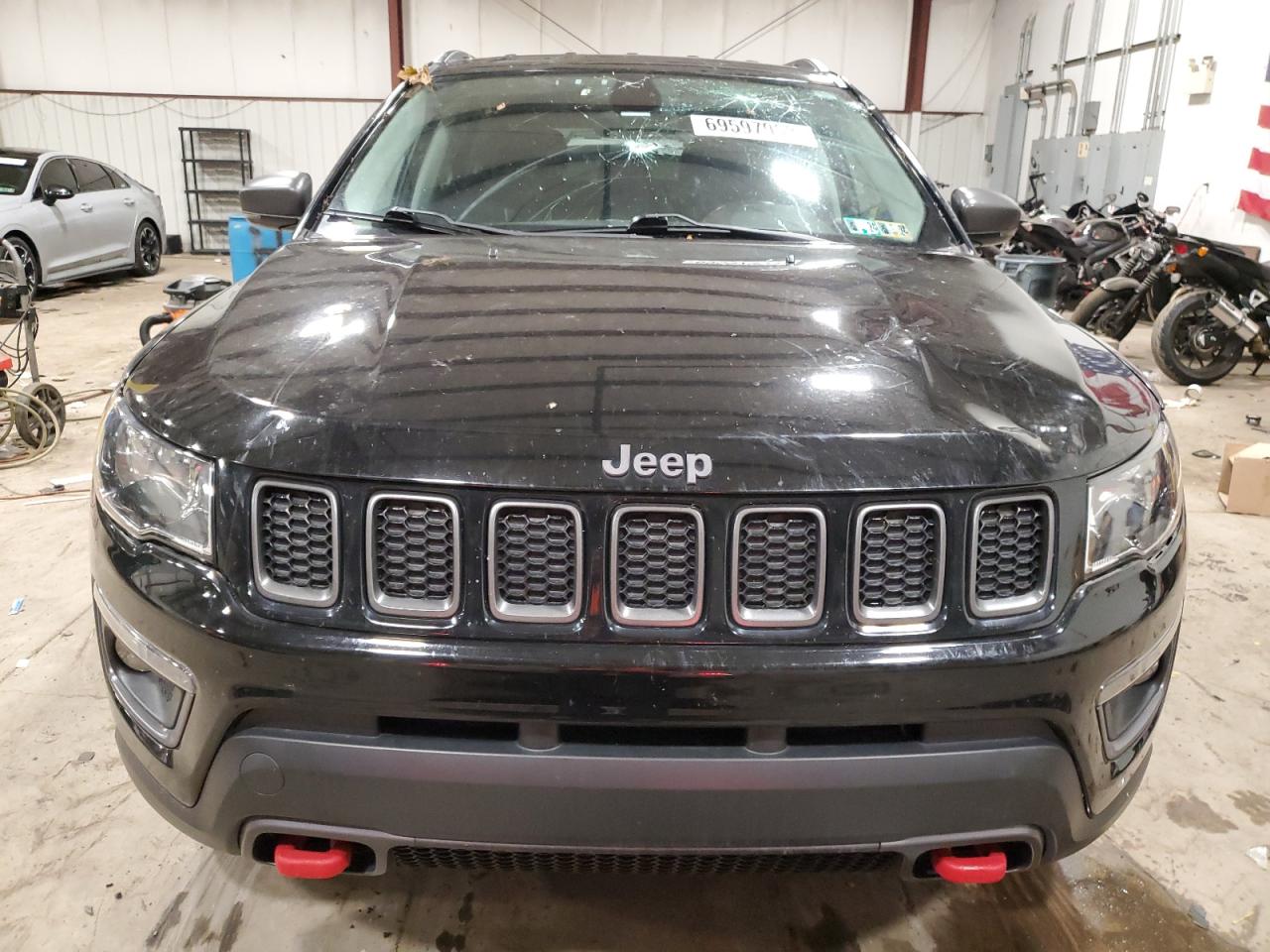 Photo 4 VIN: 3C4NJDDB8JT410605 - JEEP COMPASS 