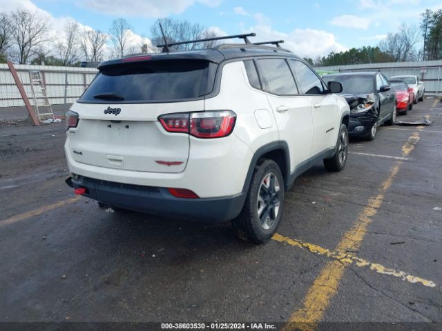 Photo 3 VIN: 3C4NJDDB8JT464440 - JEEP COMPASS 