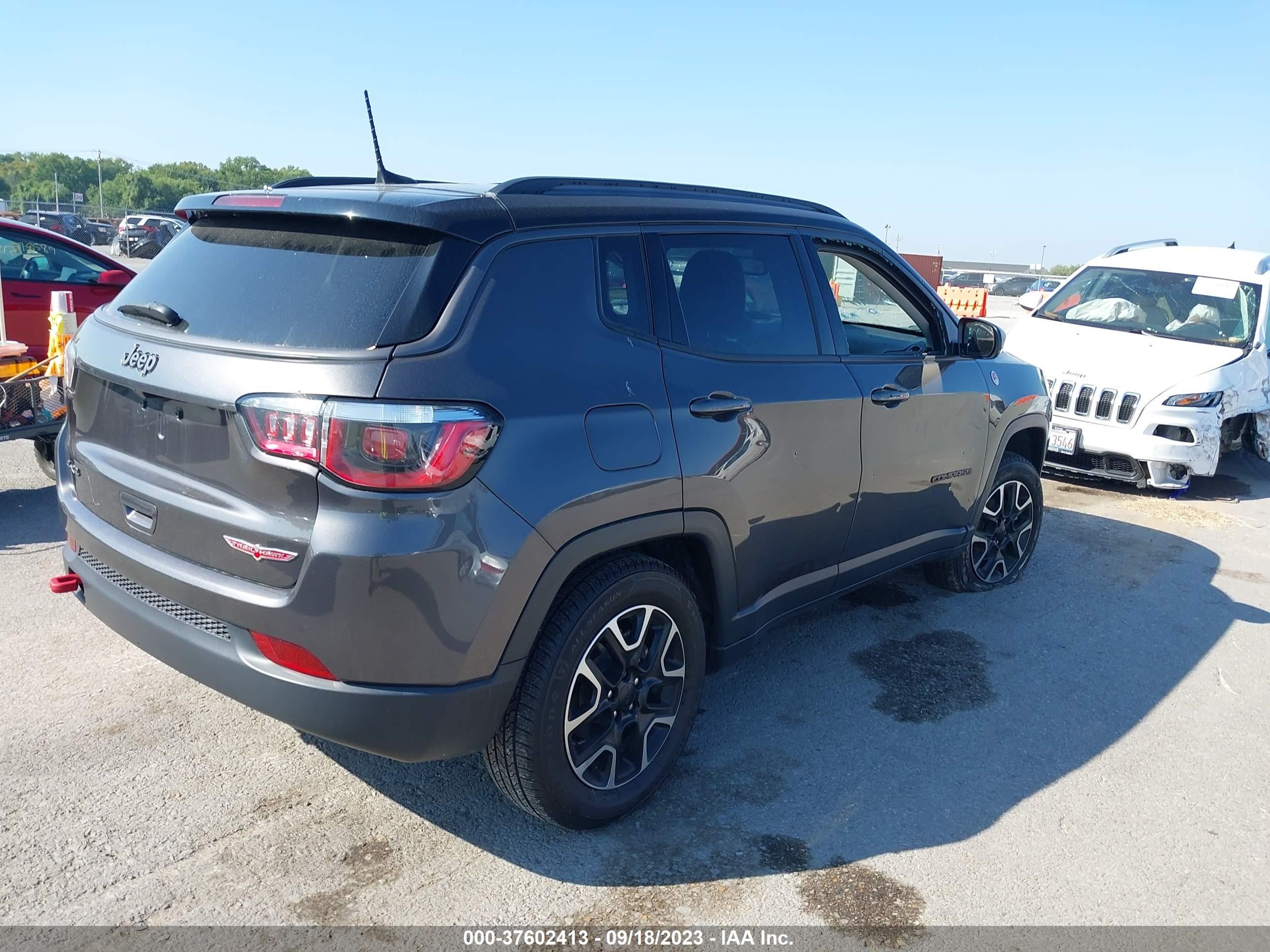 Photo 3 VIN: 3C4NJDDB8LT203425 - JEEP COMPASS 