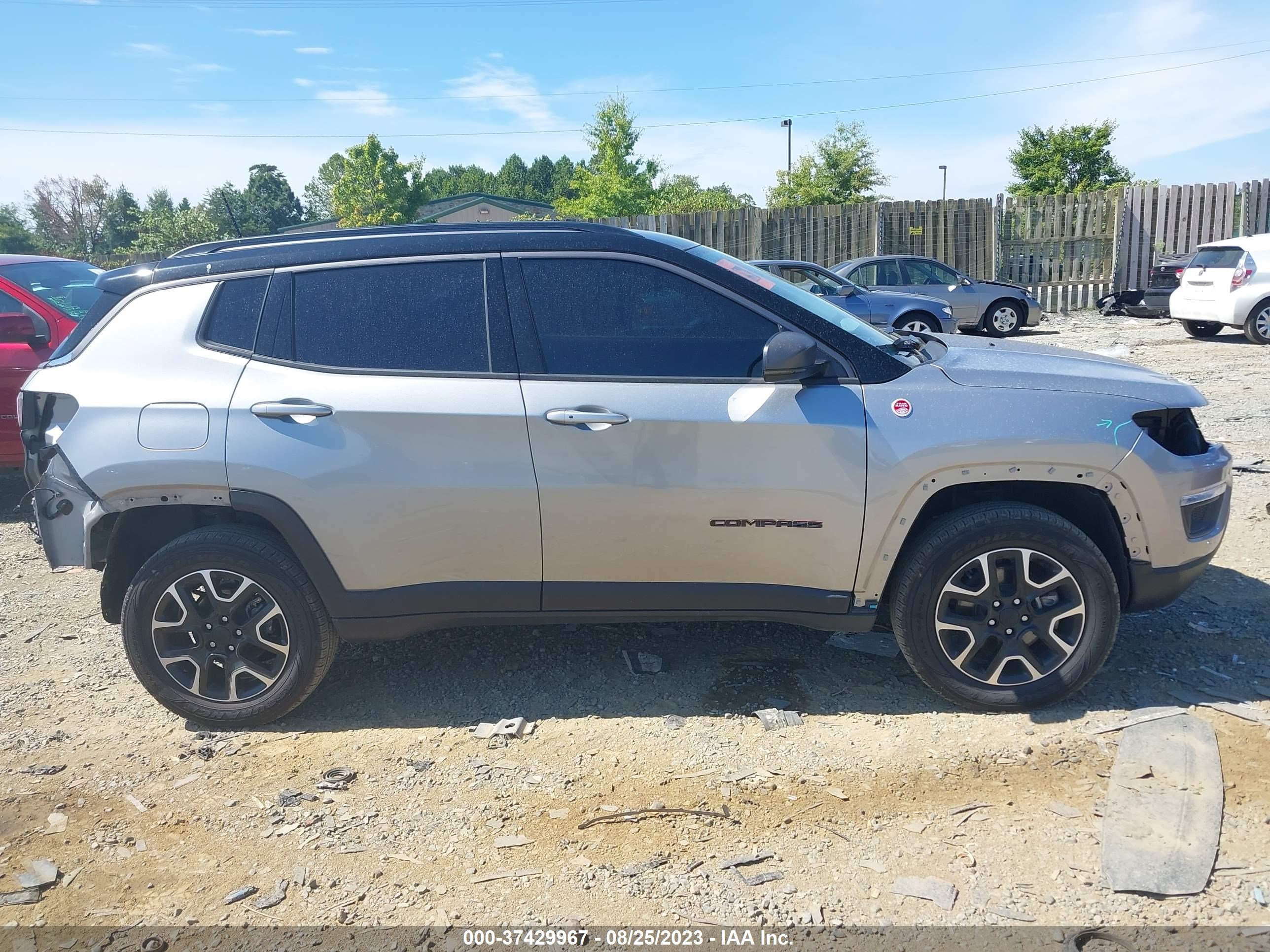 Photo 13 VIN: 3C4NJDDB8MT503578 - JEEP COMPASS 