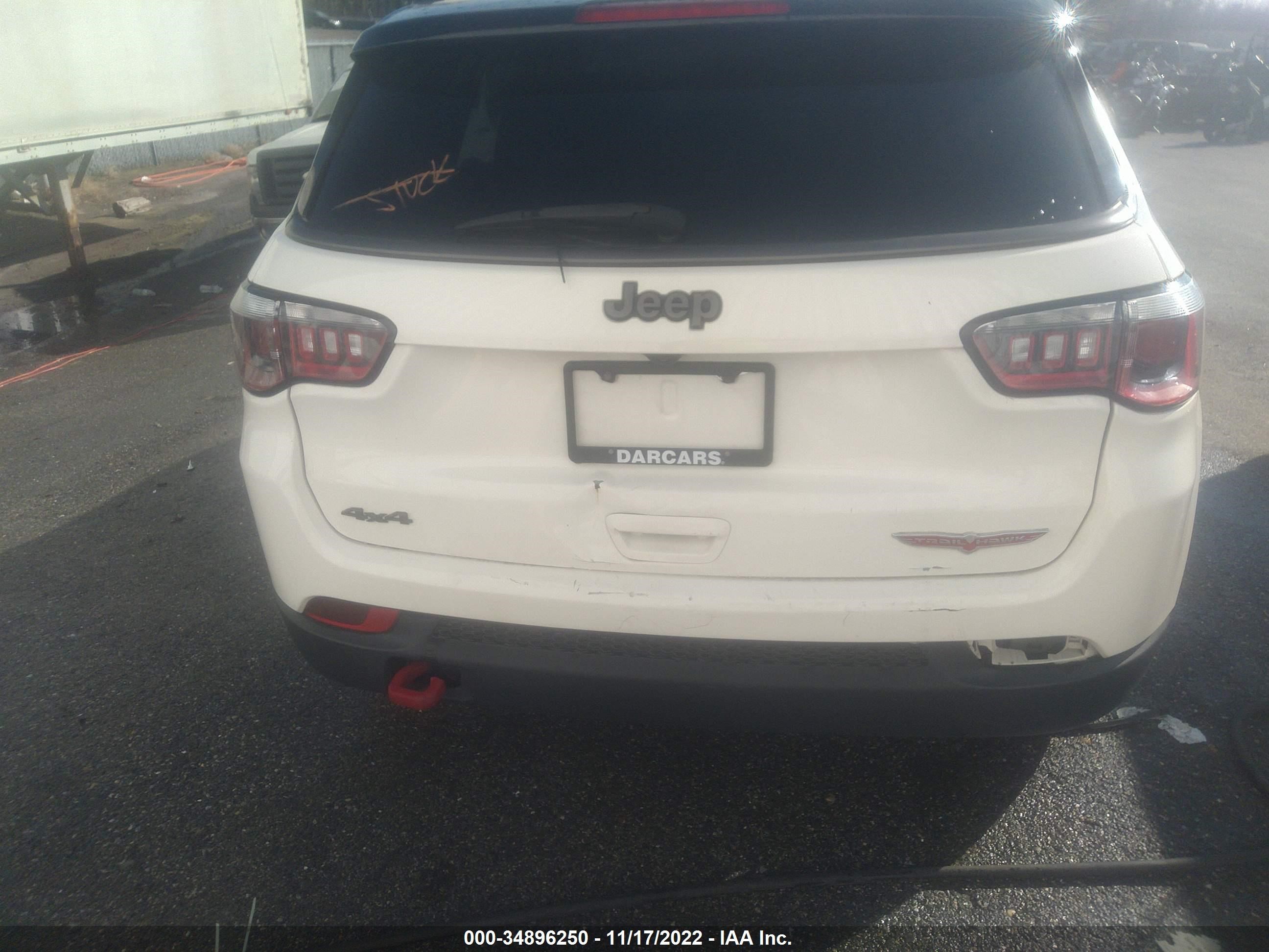 Photo 5 VIN: 3C4NJDDB9JT174546 - JEEP COMPASS 