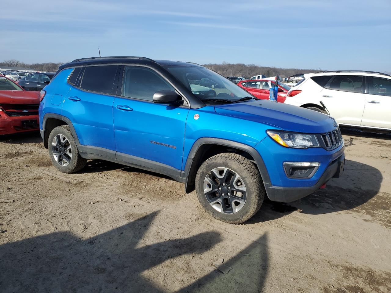 Photo 3 VIN: 3C4NJDDB9JT211921 - JEEP COMPASS 