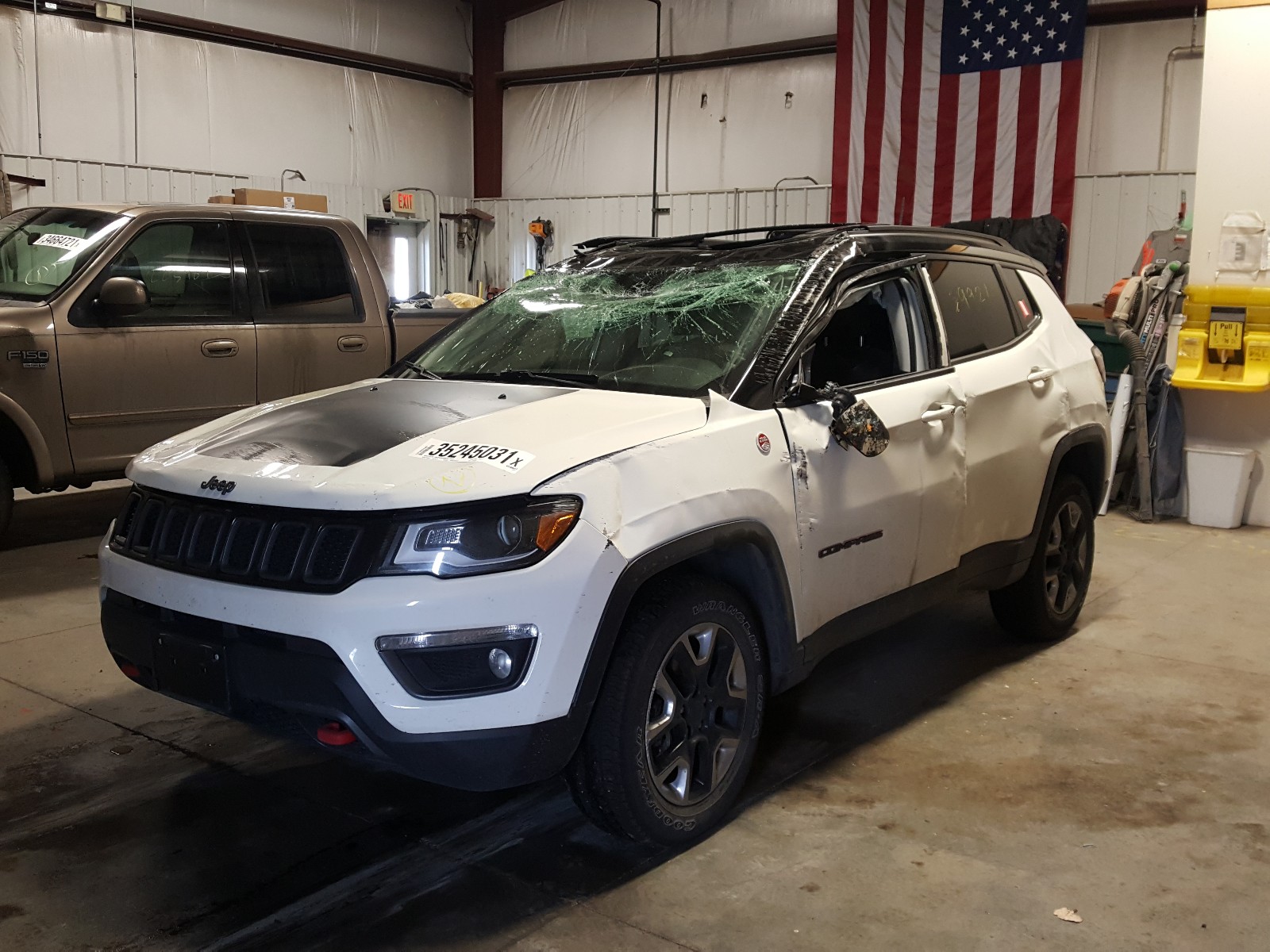 Photo 1 VIN: 3C4NJDDB9JT214334 - JEEP COMPASS 