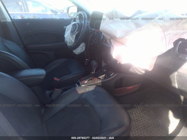 Photo 4 VIN: 3C4NJDDB9JT234597 - JEEP COMPASS 