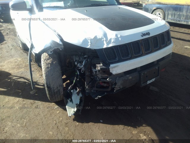 Photo 5 VIN: 3C4NJDDB9JT234597 - JEEP COMPASS 