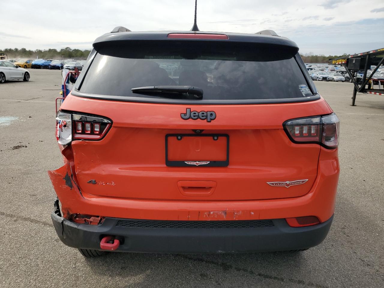 Photo 5 VIN: 3C4NJDDB9JT346025 - JEEP COMPASS 