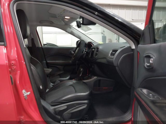 Photo 4 VIN: 3C4NJDDBXKT771710 - JEEP COMPASS 