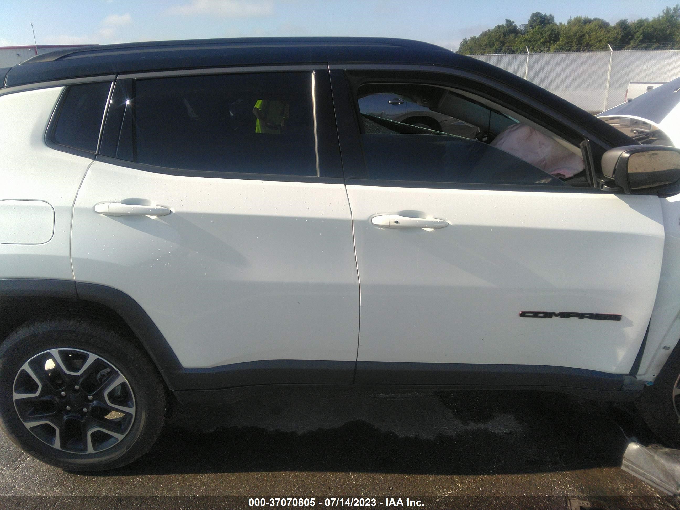 Photo 12 VIN: 3C4NJDDBXLT184585 - JEEP COMPASS 