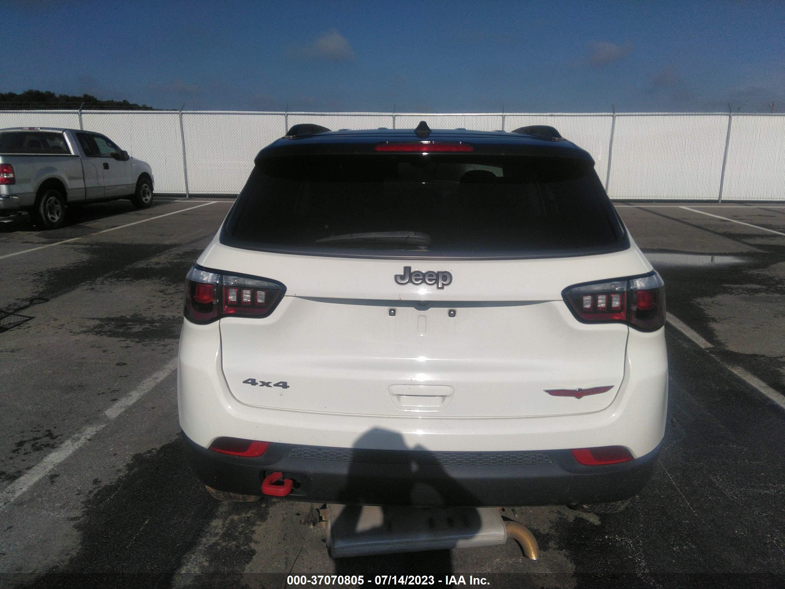 Photo 15 VIN: 3C4NJDDBXLT184585 - JEEP COMPASS 