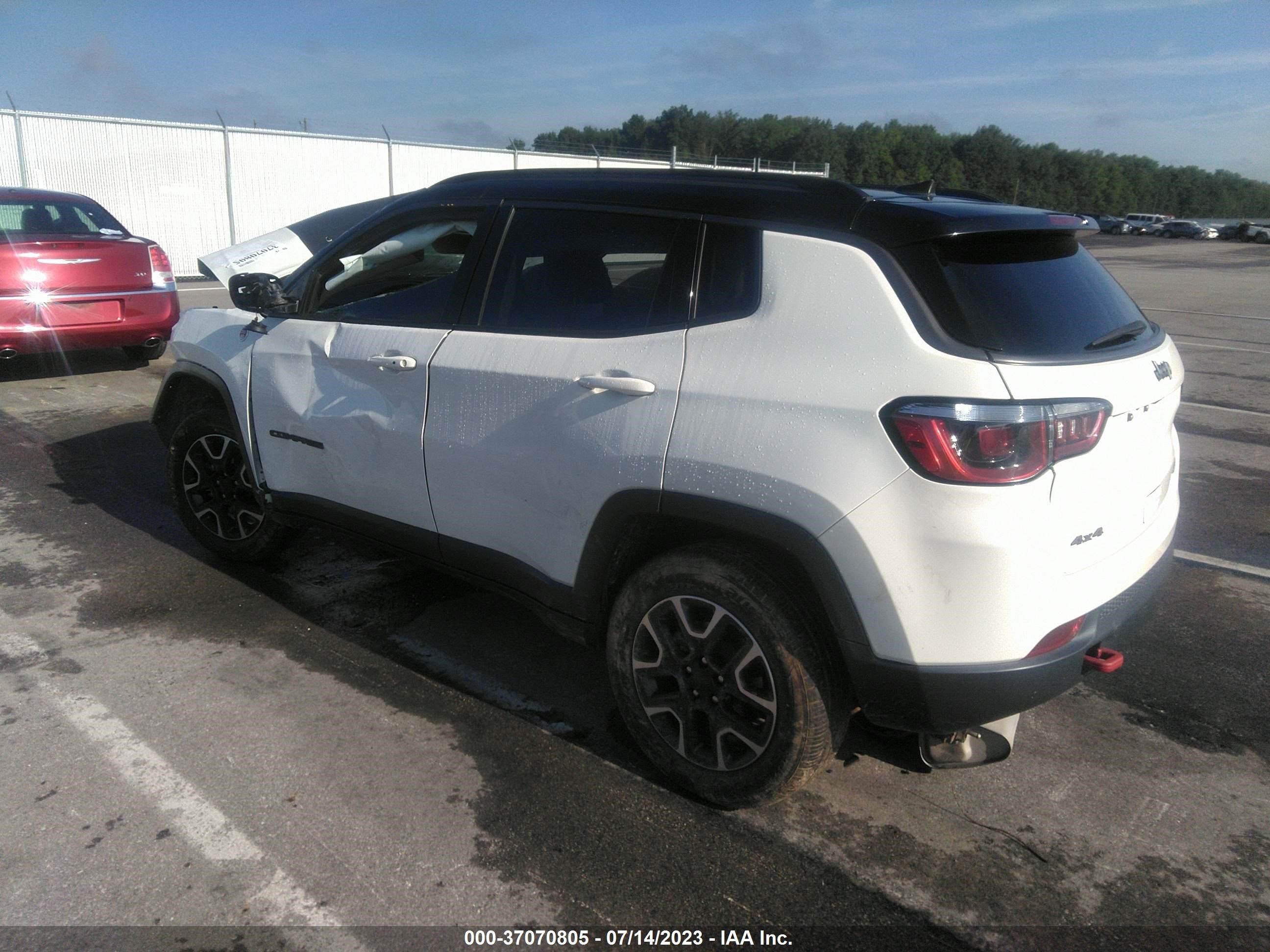 Photo 2 VIN: 3C4NJDDBXLT184585 - JEEP COMPASS 