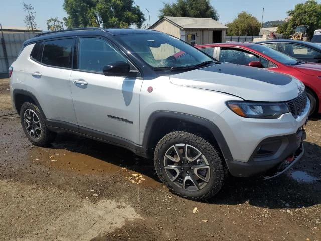 Photo 3 VIN: 3C4NJDDN2RT144911 - JEEP COMPASS TR 