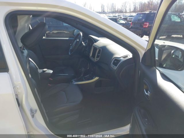 Photo 4 VIN: 3C4NJDEB7MT517180 - JEEP COMPASS 