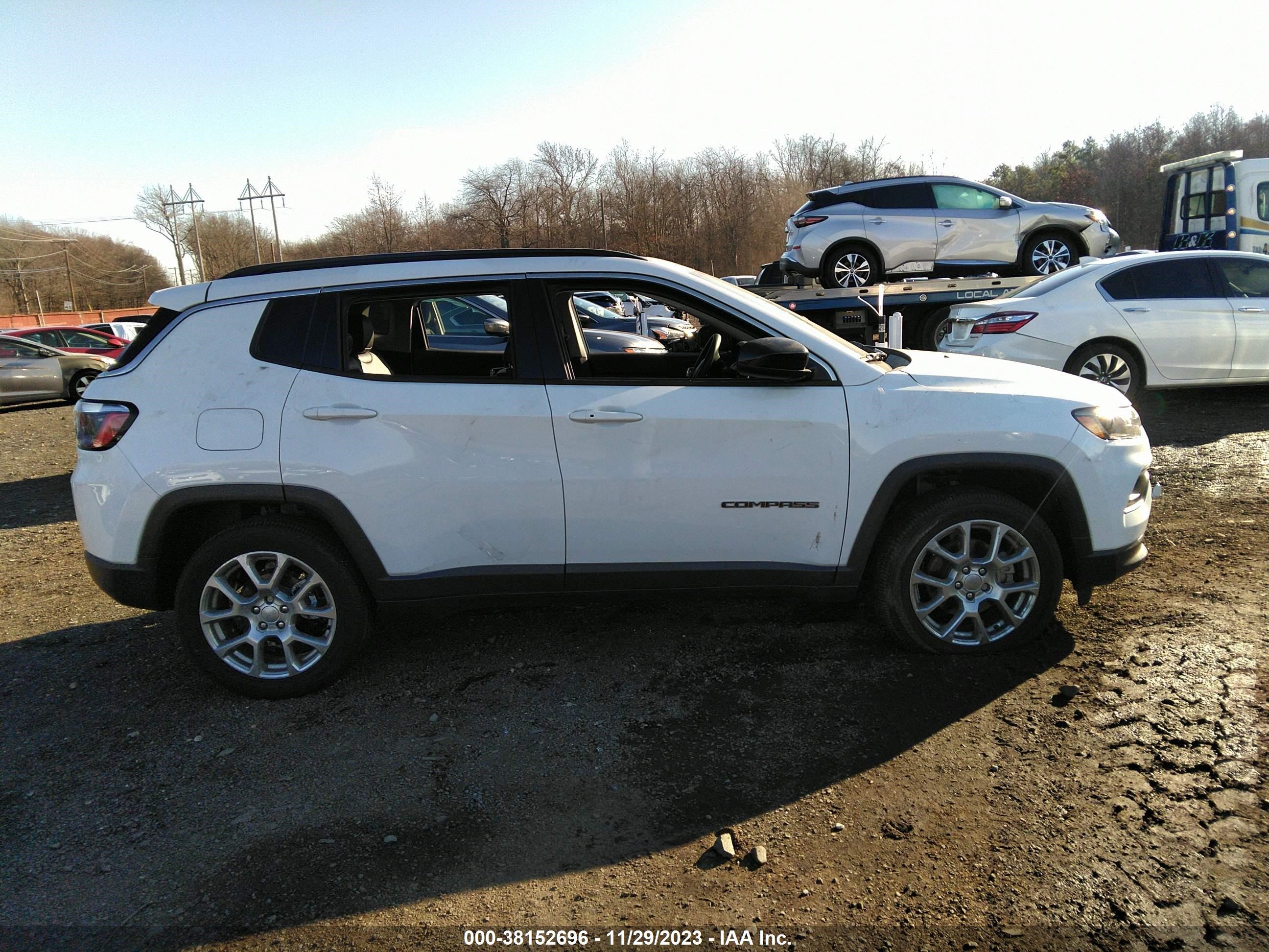 Photo 11 VIN: 3C4NJDFB2NT180806 - JEEP COMPASS 