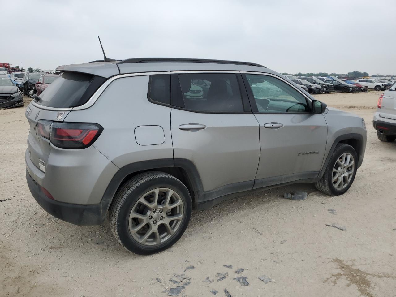 Photo 2 VIN: 3C4NJDFB5NT113410 - JEEP COMPASS 