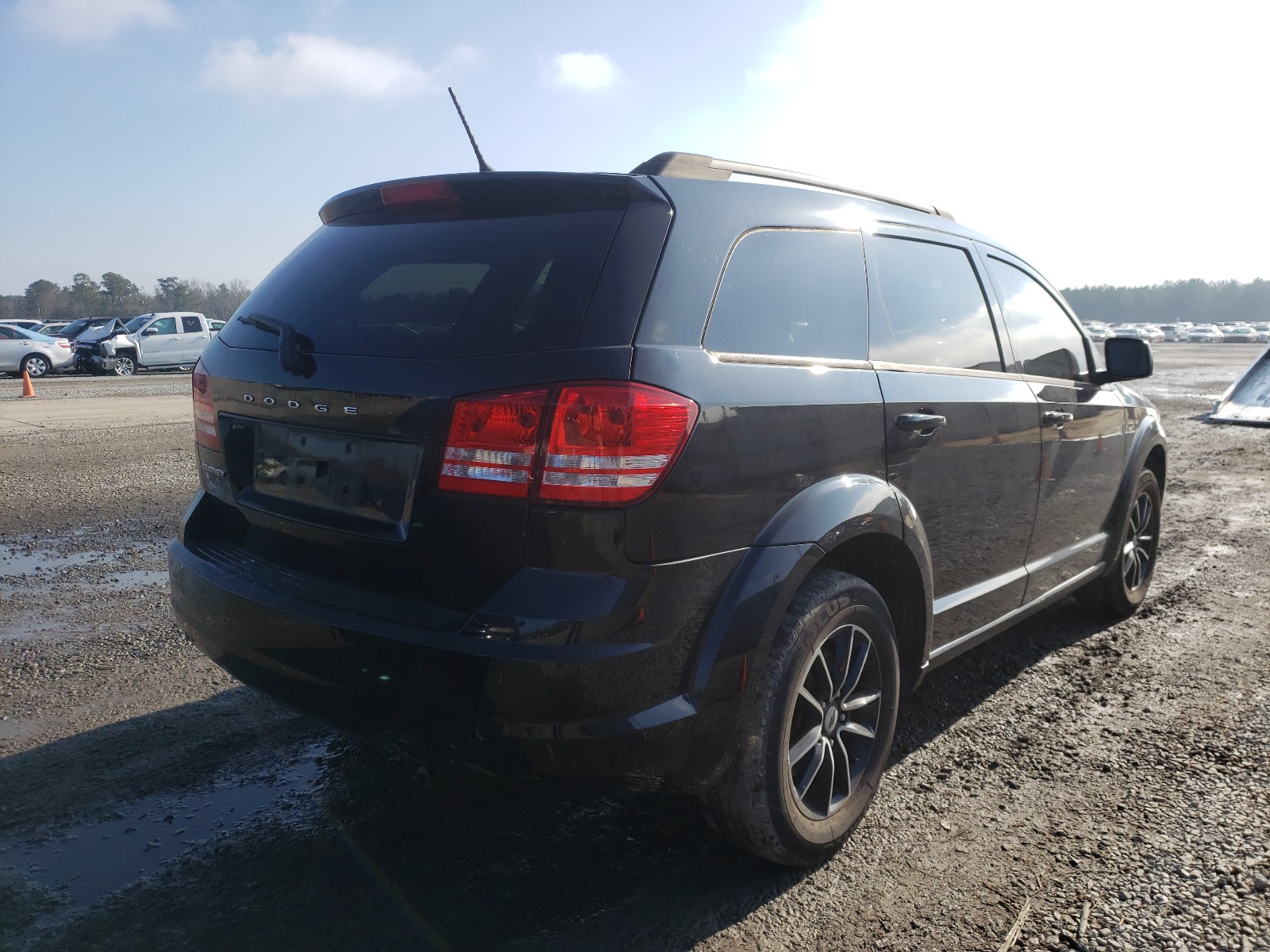 Photo 3 VIN: 3C4PDCAB0JT216505 - DODGE JOURNEY SE 