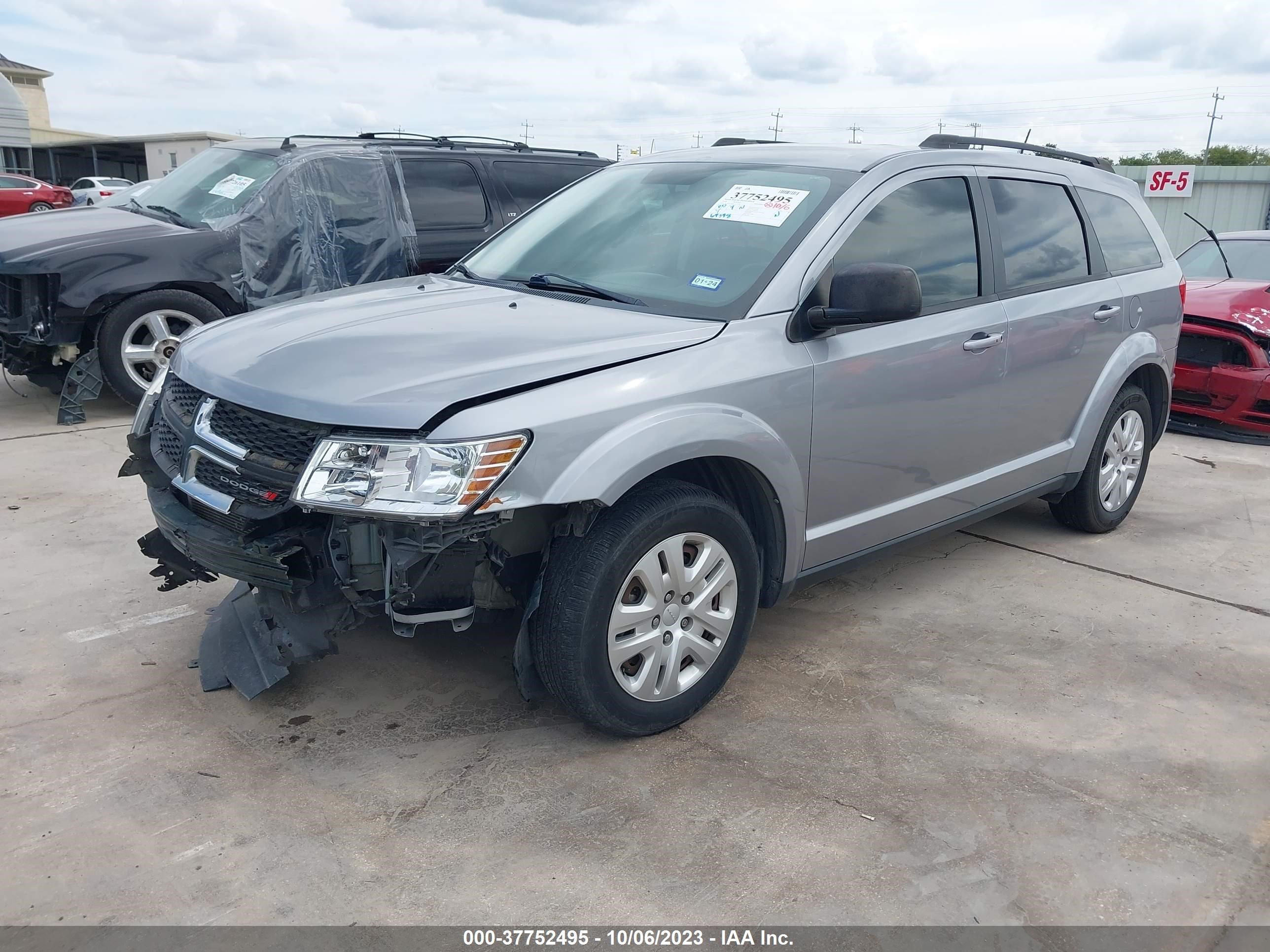 Photo 1 VIN: 3C4PDCAB0JT275778 - DODGE JOURNEY 