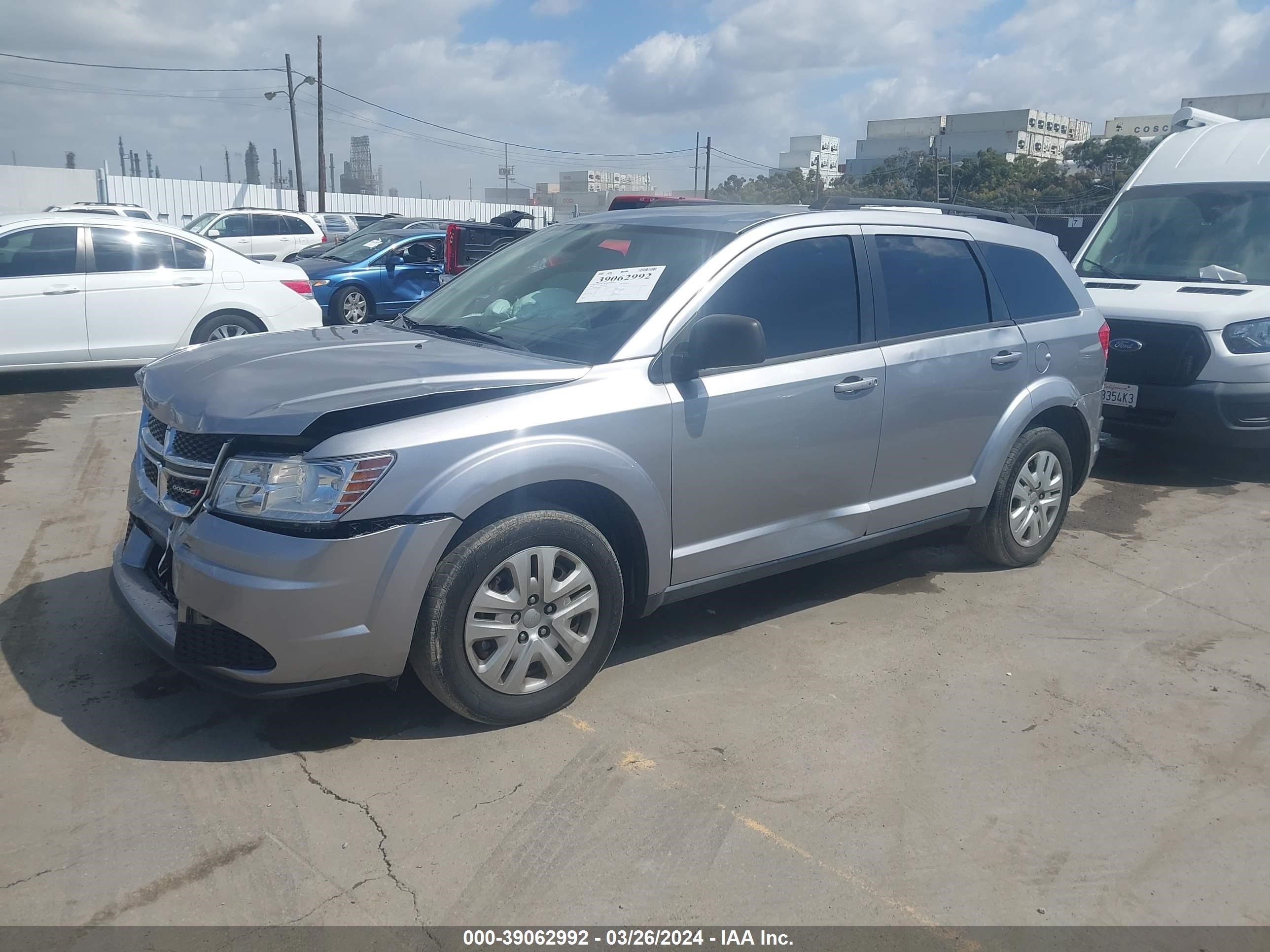 Photo 1 VIN: 3C4PDCAB0JT496698 - DODGE JOURNEY 