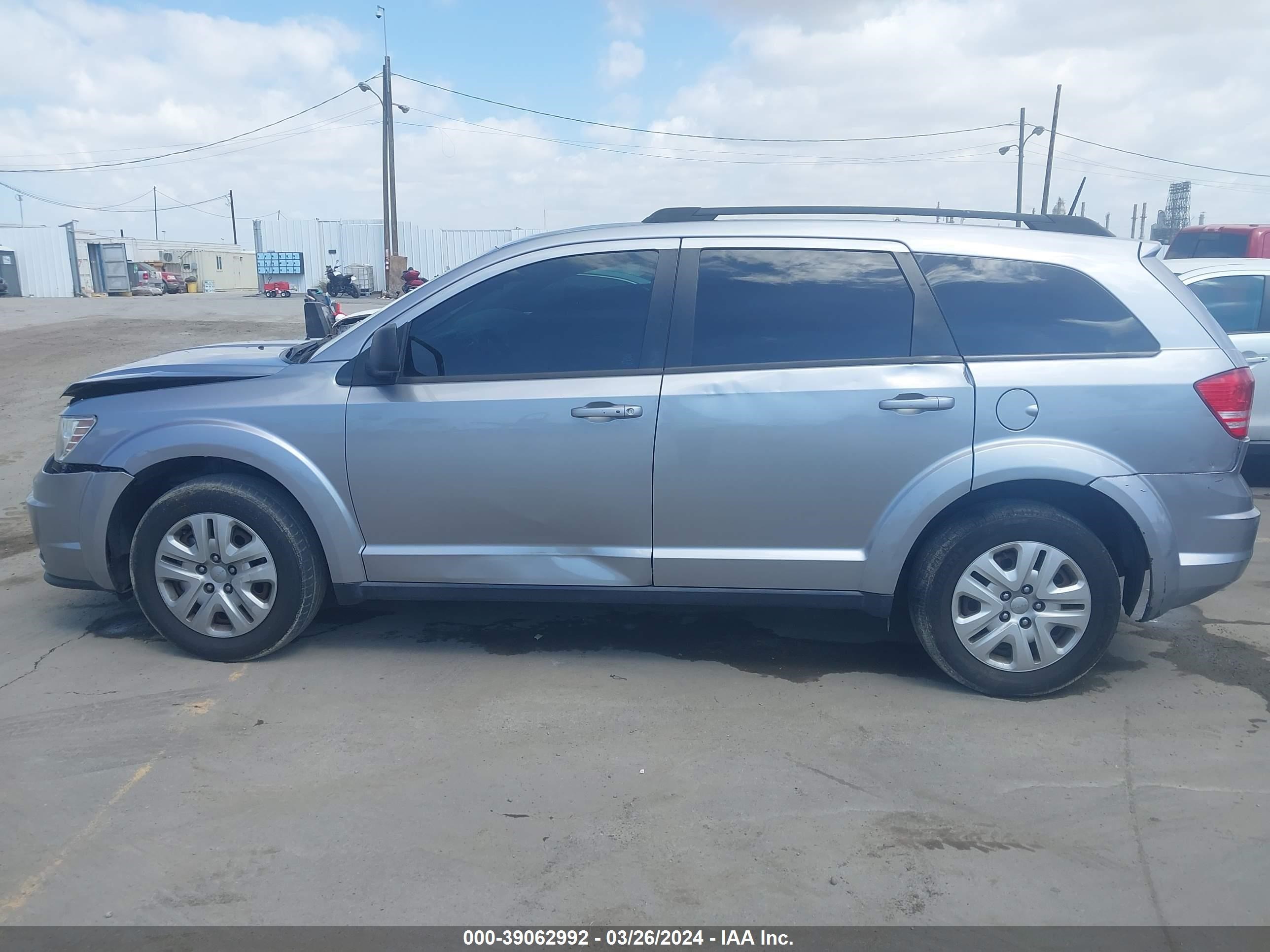 Photo 13 VIN: 3C4PDCAB0JT496698 - DODGE JOURNEY 