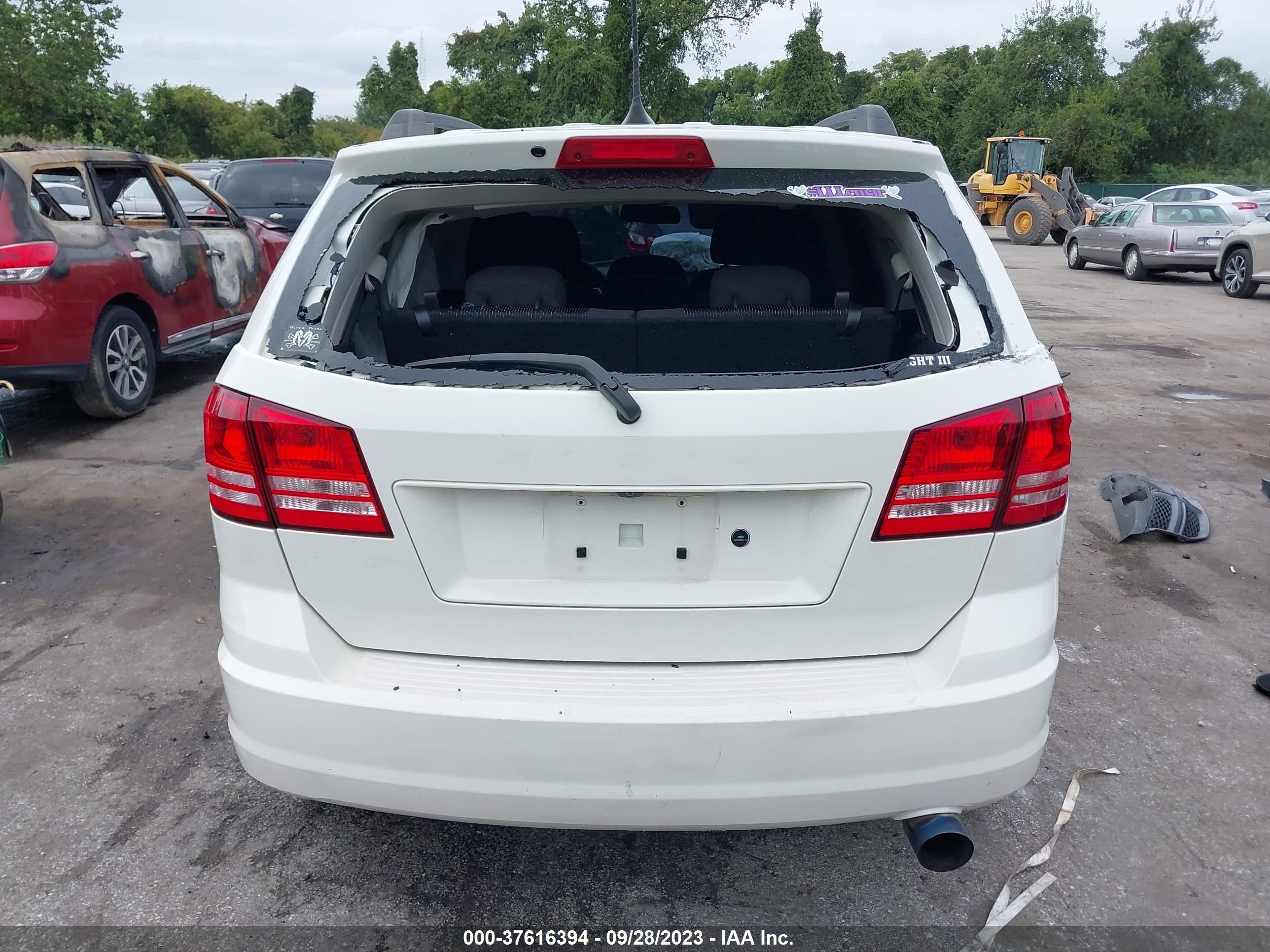 Photo 15 VIN: 3C4PDCAB0JT529716 - DODGE JOURNEY 