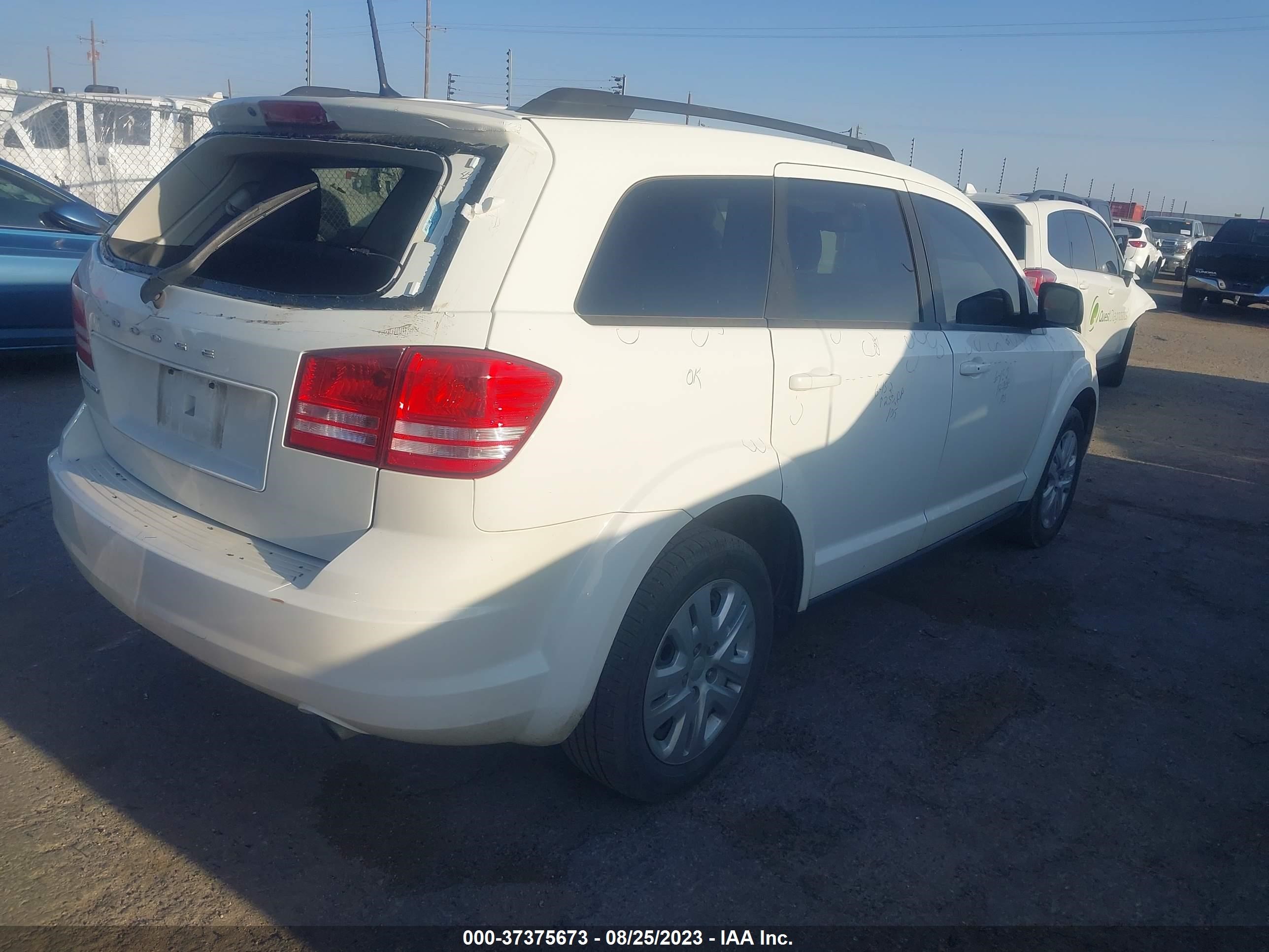 Photo 3 VIN: 3C4PDCAB0KT864640 - DODGE JOURNEY 