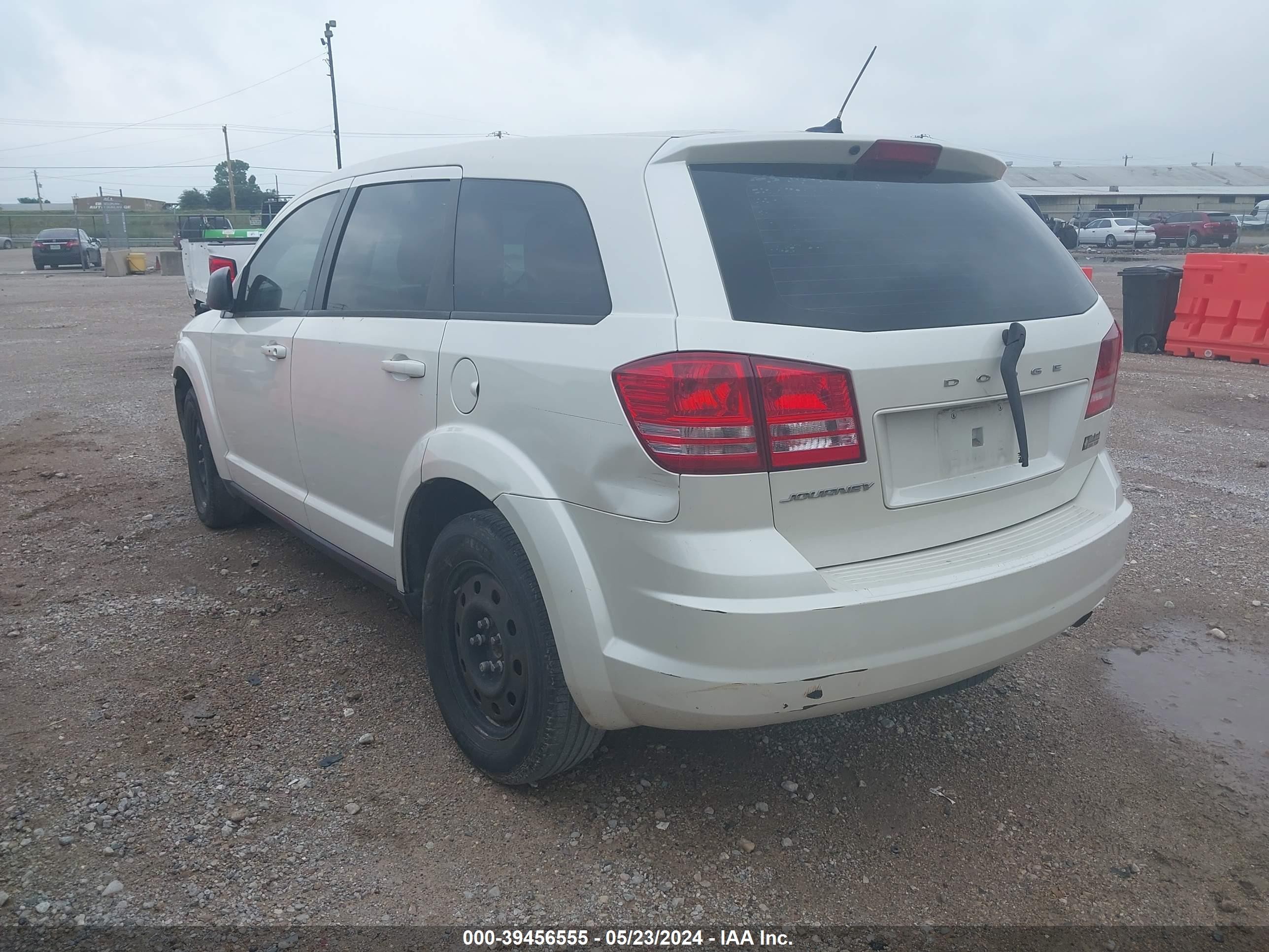 Photo 2 VIN: 3C4PDCAB1ET165862 - DODGE JOURNEY 