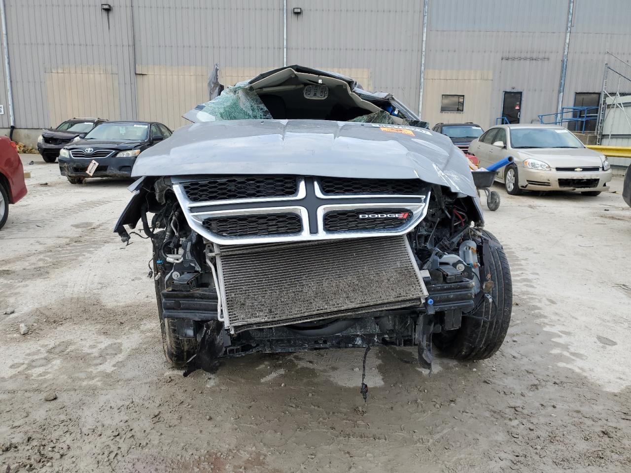 Photo 4 VIN: 3C4PDCAB1HT552741 - DODGE JOURNEY 