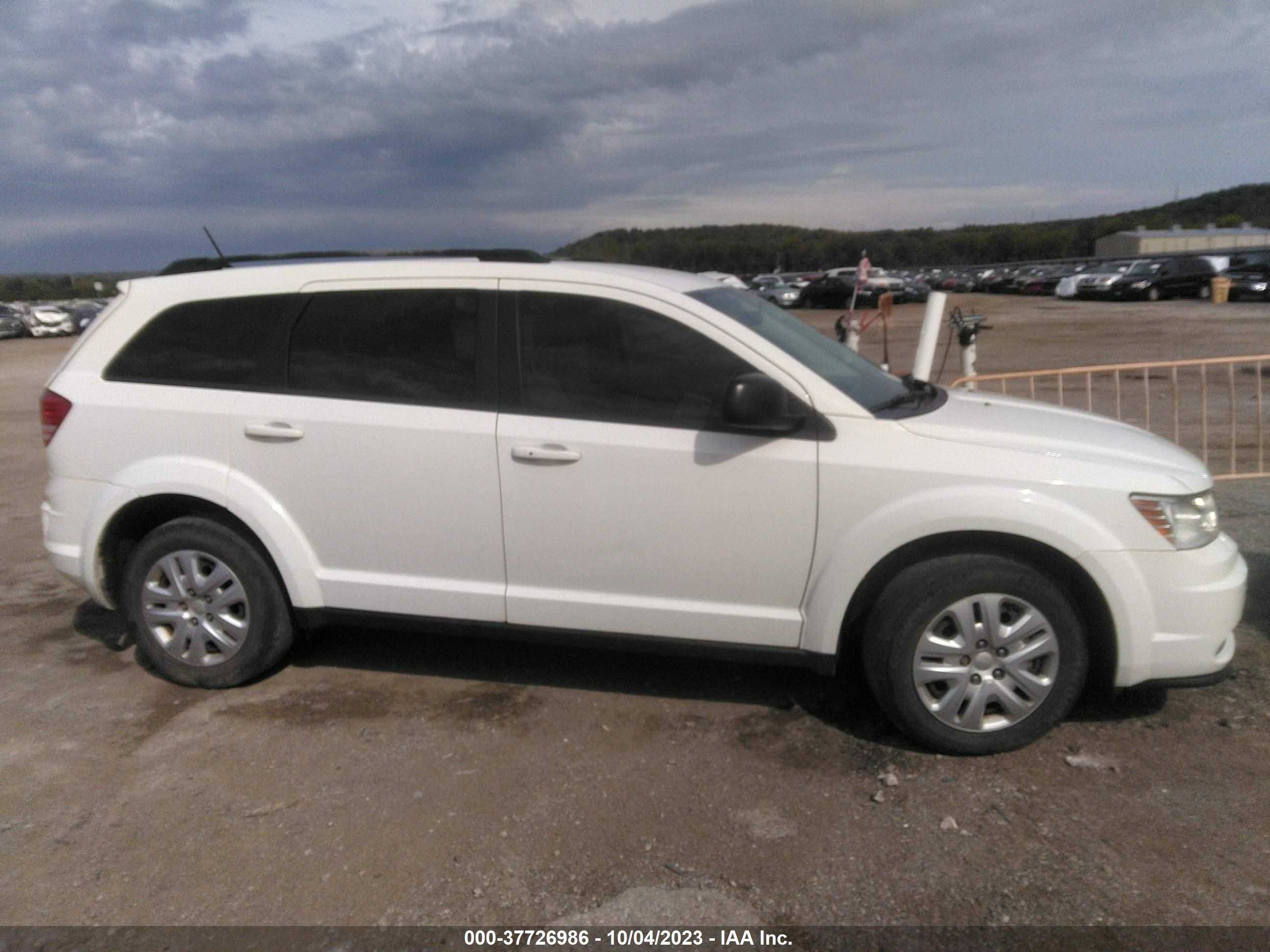 Photo 12 VIN: 3C4PDCAB1HT696905 - DODGE JOURNEY 