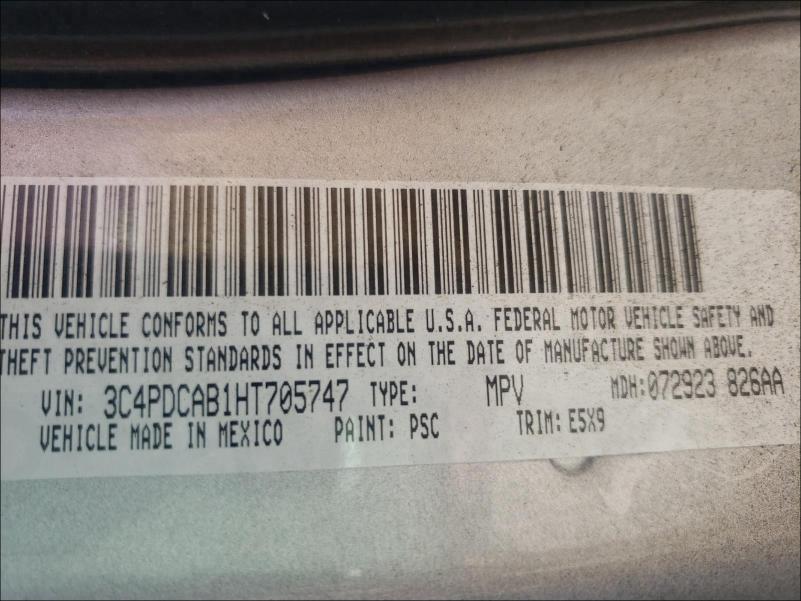 Photo 9 VIN: 3C4PDCAB1HT705747 - DODGE JOURNEY 