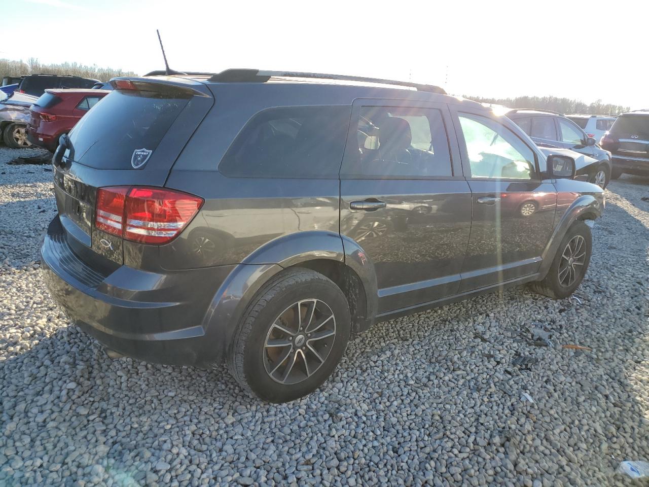 Photo 2 VIN: 3C4PDCAB1JT474340 - DODGE JOURNEY 