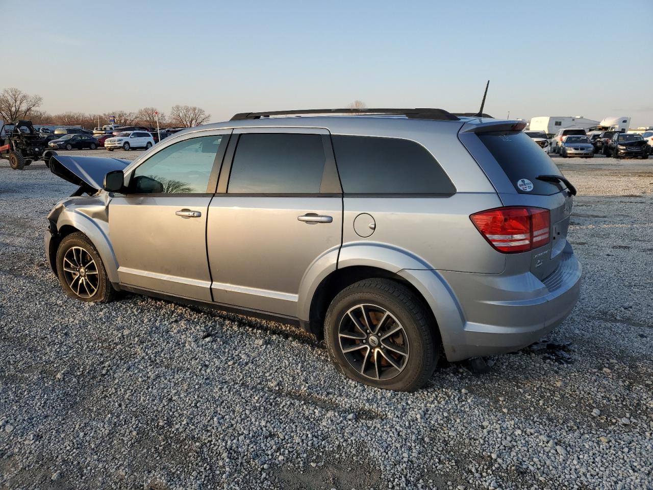 Photo 1 VIN: 3C4PDCAB1JT536013 - DODGE JOURNEY 