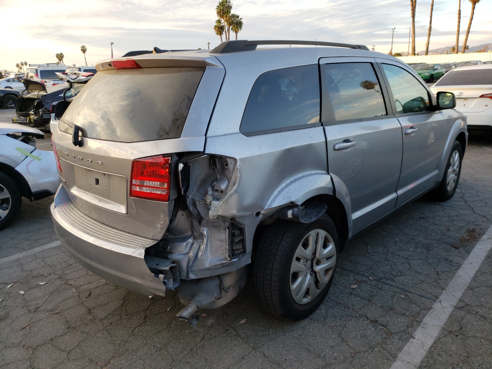 Photo 3 VIN: 3C4PDCAB2GT230463 - DODGE JOURNEY SE 