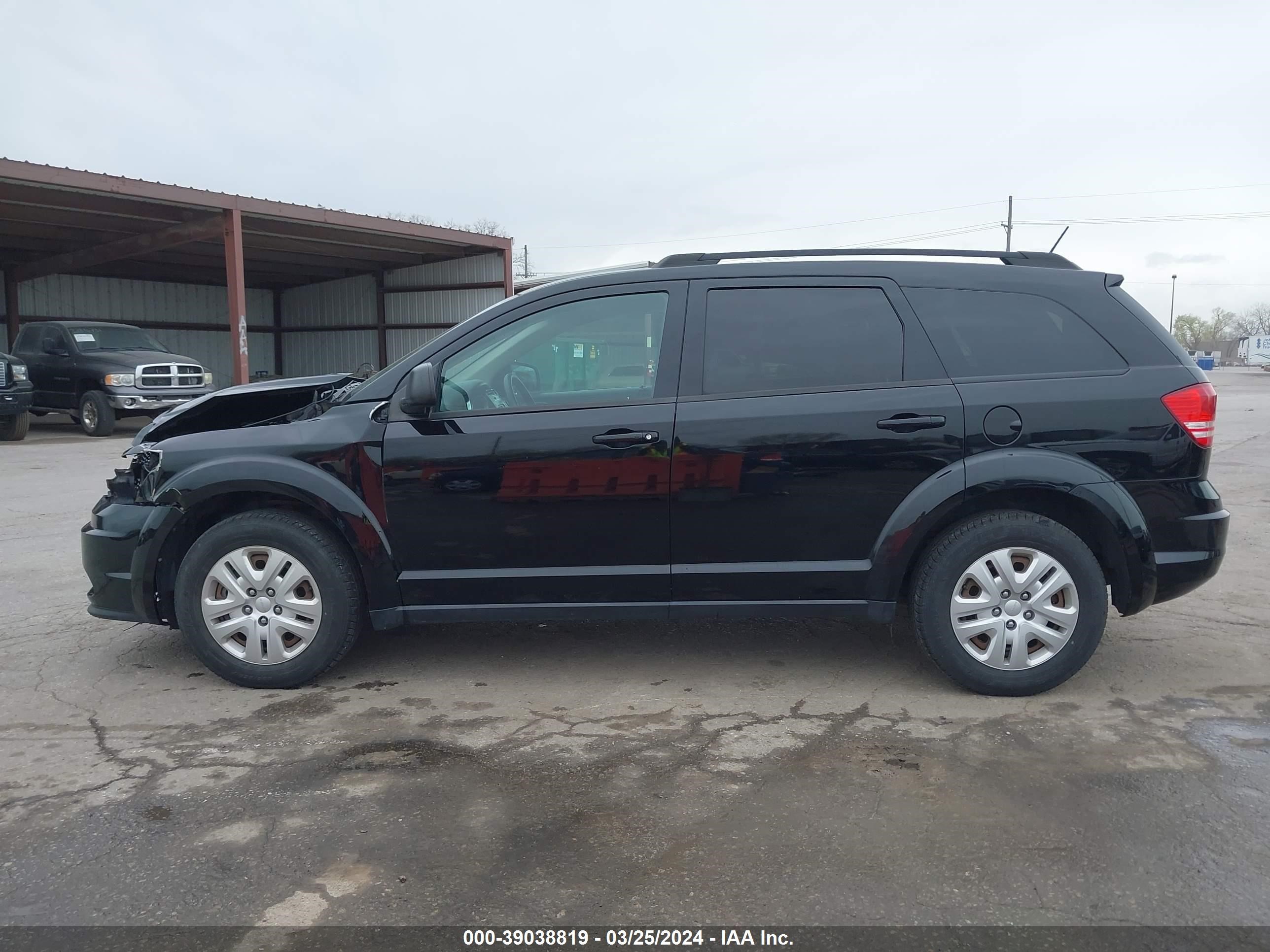 Photo 14 VIN: 3C4PDCAB2JT241390 - DODGE JOURNEY 