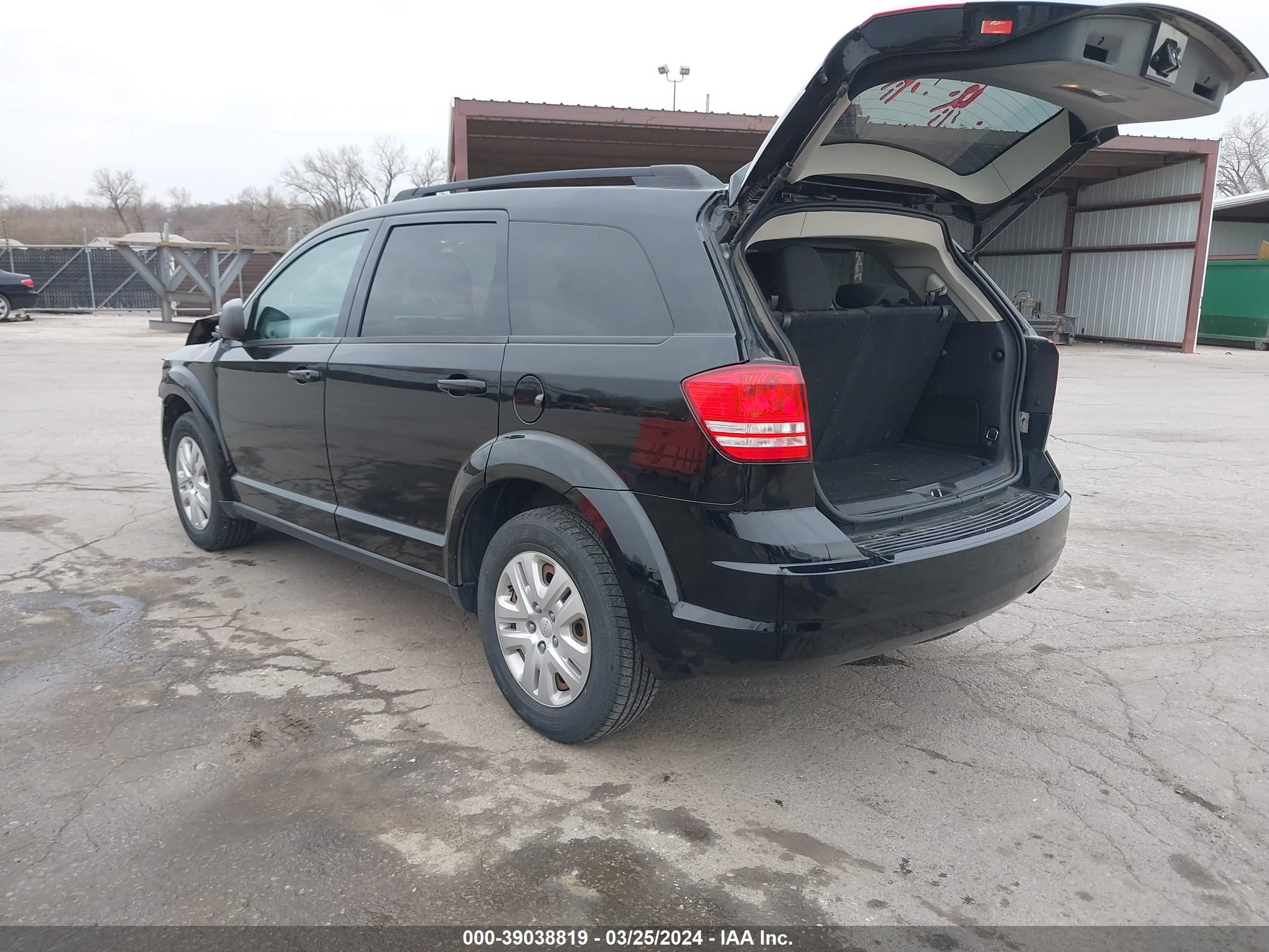 Photo 2 VIN: 3C4PDCAB2JT241390 - DODGE JOURNEY 